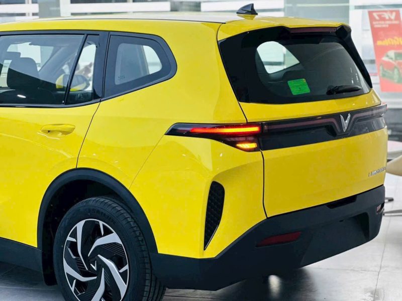 VinFast Limo Green - Ảnh 4